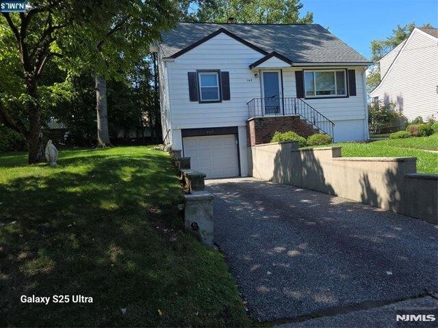 House for sale in River Edge, New Jersey