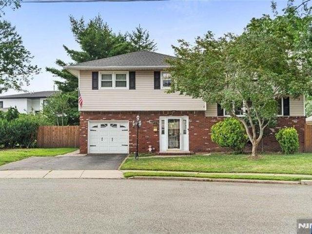 House for sale in Rochelle Park, New Jersey