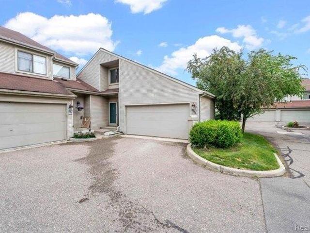Condo for sale in Rochester Hills