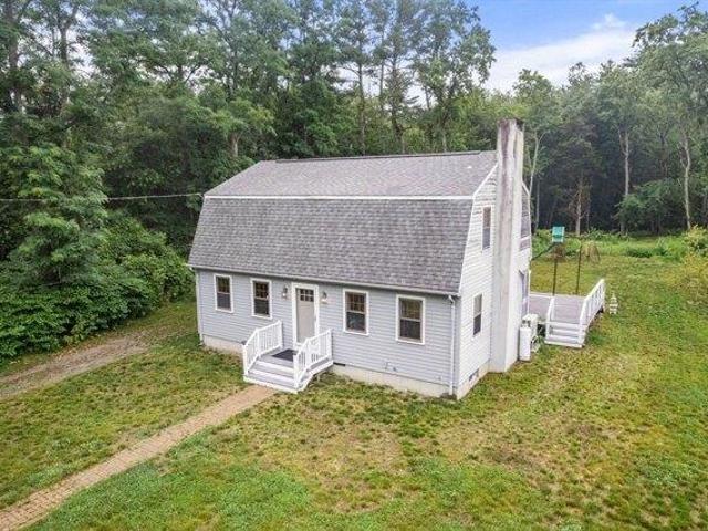 House for sale in Rochester, Massachusetts