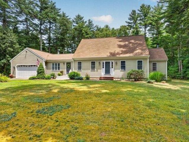 House for sale in Rochester, Massachusetts