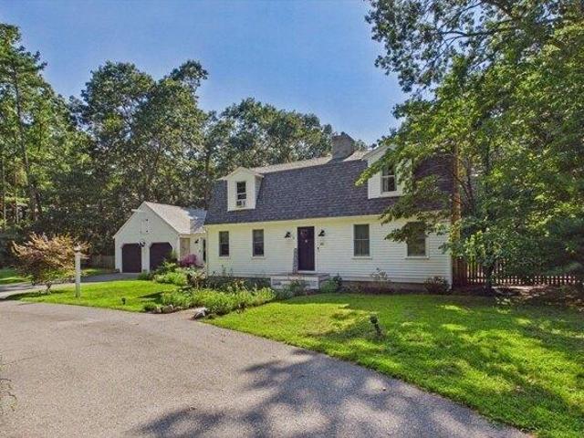 House for sale in Rochester, Massachusetts