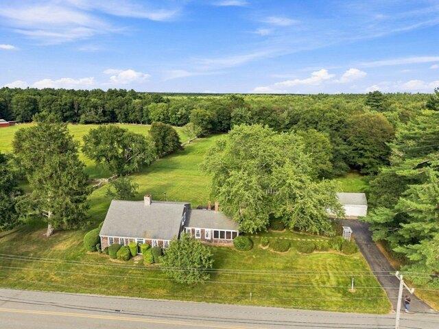House for sale in Rochester, Massachusetts