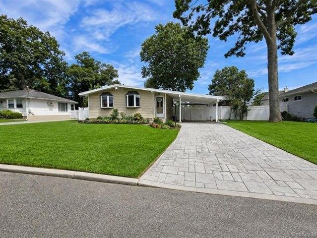 House for sale in Centereach, New York