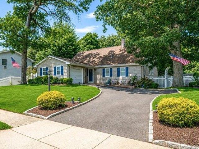House for sale in Centereach, New York