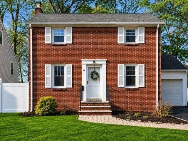 House for sale in Roseland, New Jersey