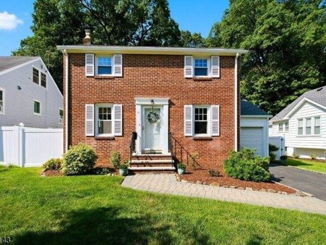 House for sale in Roseland, New Jersey