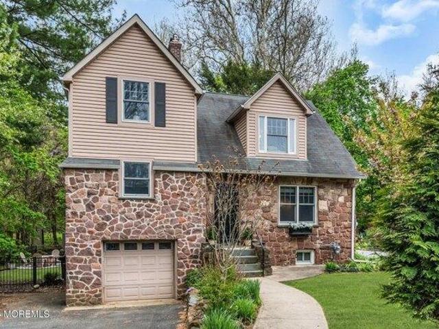 House for sale in Roseland, New Jersey