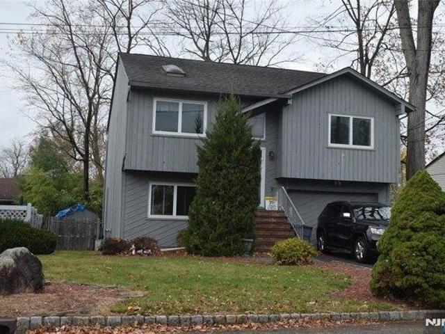 House for sale in Roseland, New Jersey