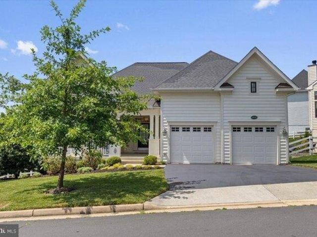 House for sale in Round Hill