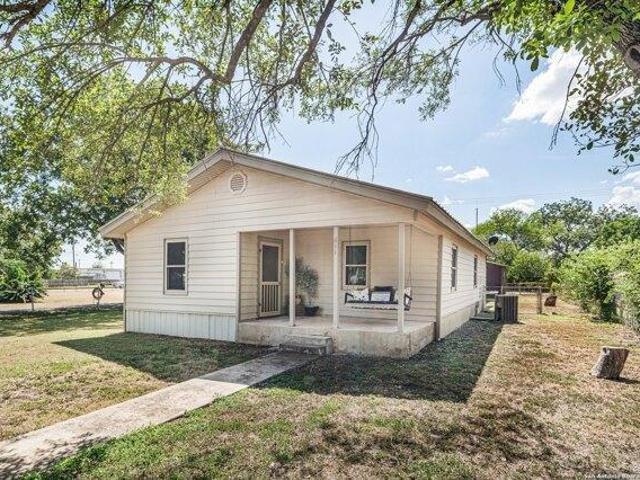 House for sale in Sabinal, Texas