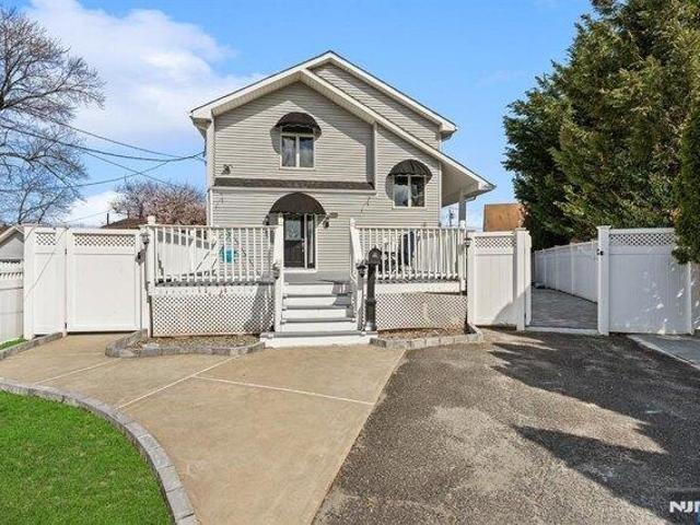 House for sale in Saddle Brook, New Jersey