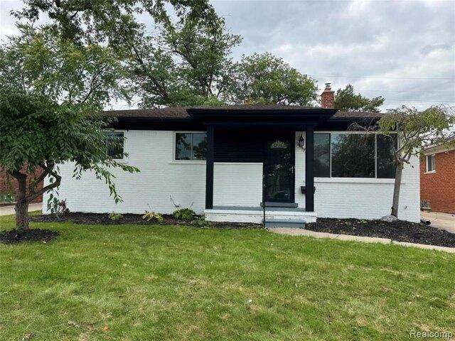 House for sale in Saint Clair Shores, Michigan