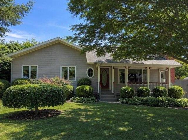 House for sale in Smithtown, New York