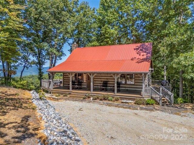House for sale in Saluda