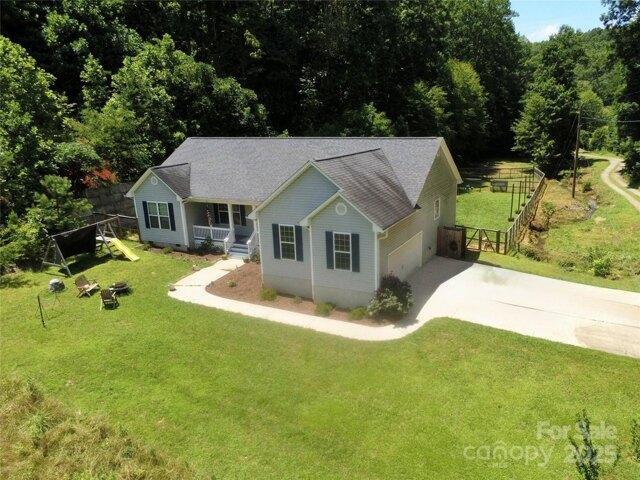 House for sale in Saluda, North Carolina