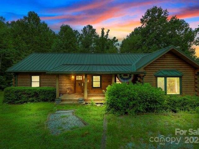 House for sale in Saluda, North Carolina