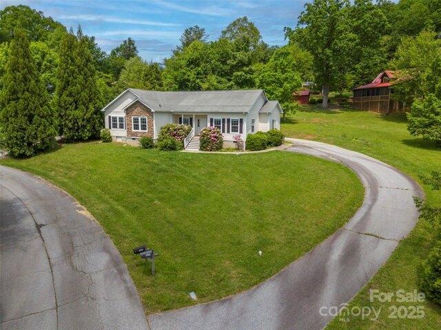 House for sale in Saluda, North Carolina