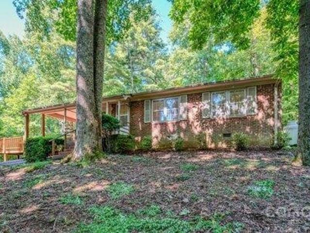House for sale in Saluda, North Carolina