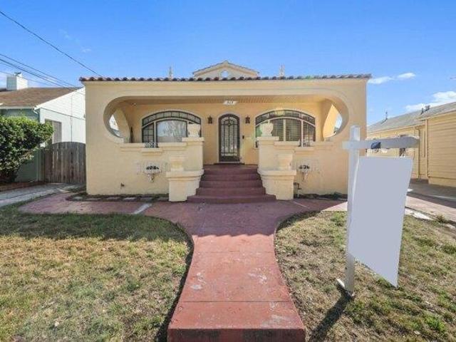 House for sale in San Leandro, California
