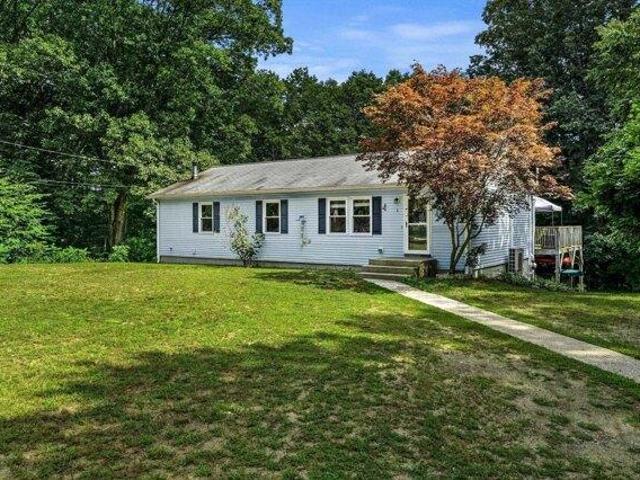 House for sale in Sandown, Rockingham County