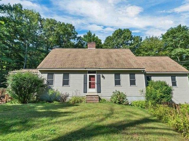 House for sale in Sandown, Rockingham County