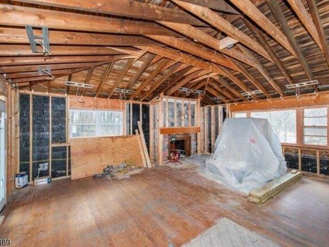 House for sale in Layton, New Jersey