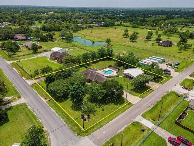 House for sale in Santa Fe, Texas