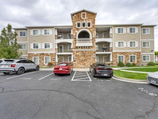 Condo for sale in Saratoga Springs, Utah
