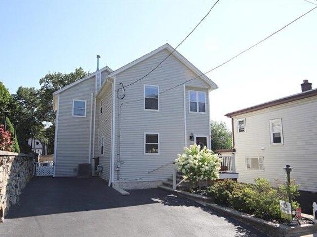 House for sale in Saugus, Essex County