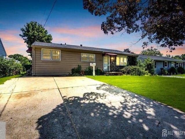 House for sale in Sayreville, New Jersey