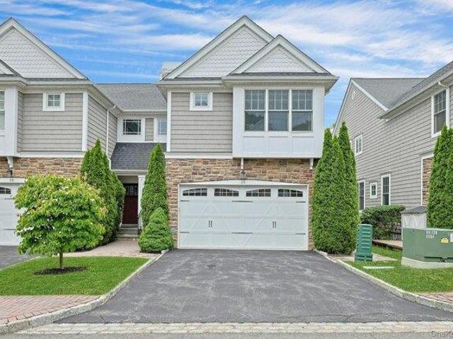 Condo for sale in Glenwood, New York