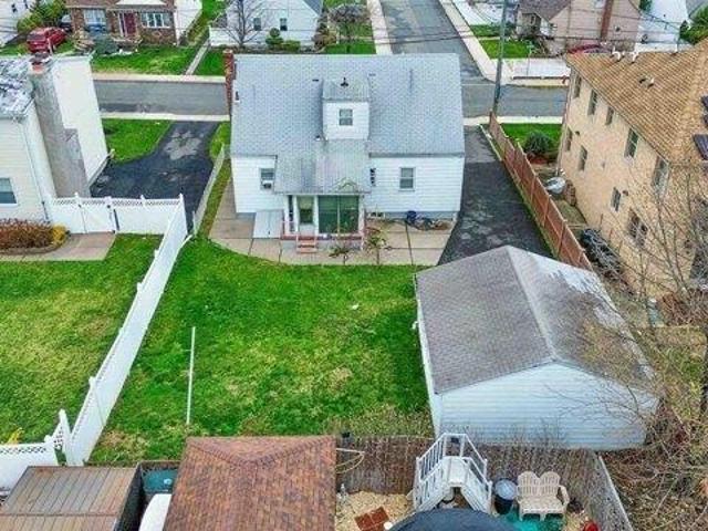 House for sale in Hudson, New Jersey