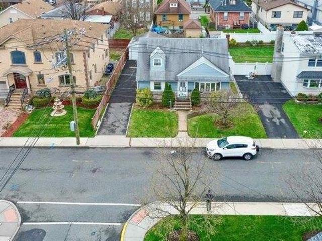 House for sale in Hudson, New Jersey