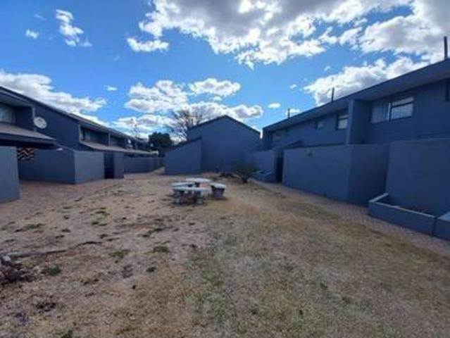 Townhouse for sale in Oranjeville, Free State