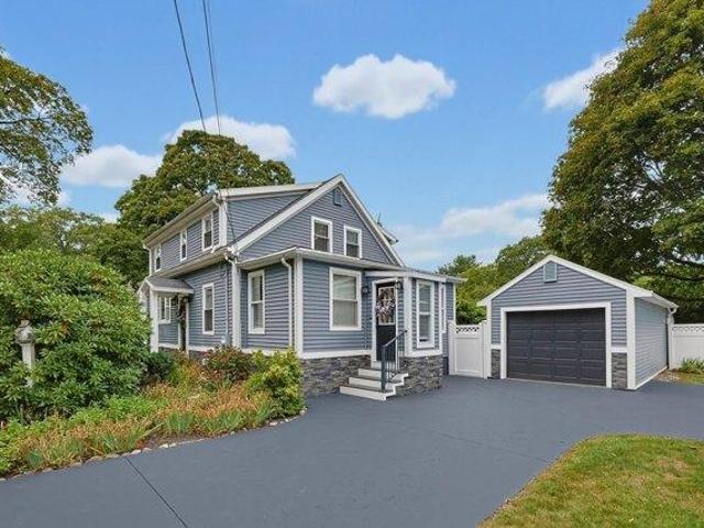 House for sale in Seekonk, Bristol County