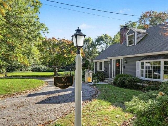 House for sale in Seekonk, Bristol County