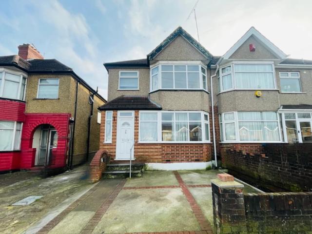 House for rent in Kingsbury, Greater London