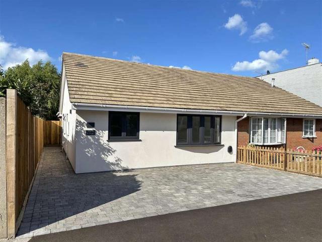 Farm for sale in Kingsdown Park, The Bridge