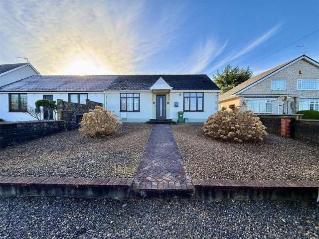 Farm for sale in Pen-y-Waun, Hirwaun