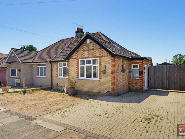 Farm for sale in Littleton Common, Lower Halliford