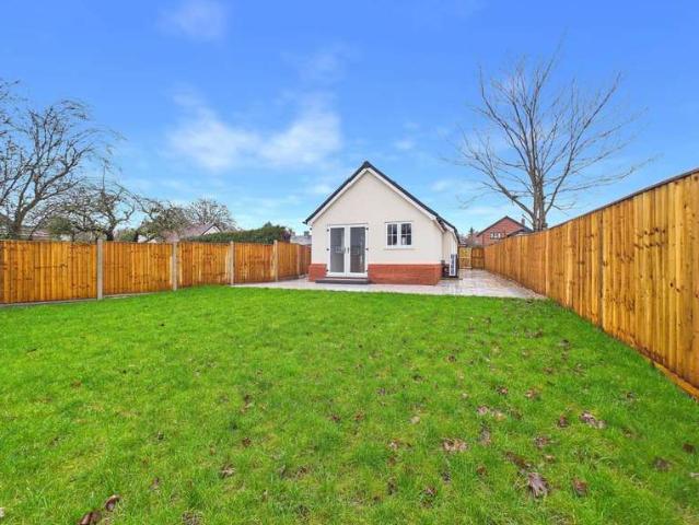 Farm for rent in Chelmondiston, Suffolk