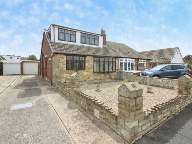 Farm for sale in Garforth, West Yorkshire