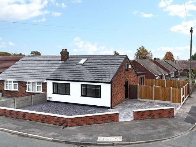 Farm for sale in Stubshaw Cross, Wigan