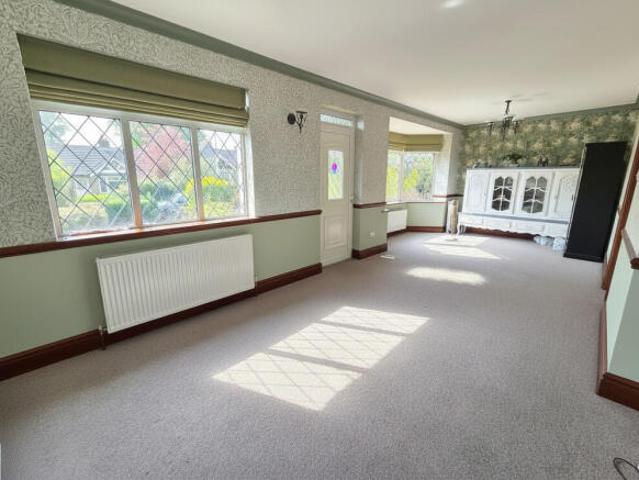 Bungalow for rent in Beaumont Park, Armitage Bridge