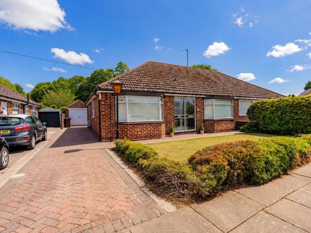 Bungalow for sale in Nunsthorpe, Scartho