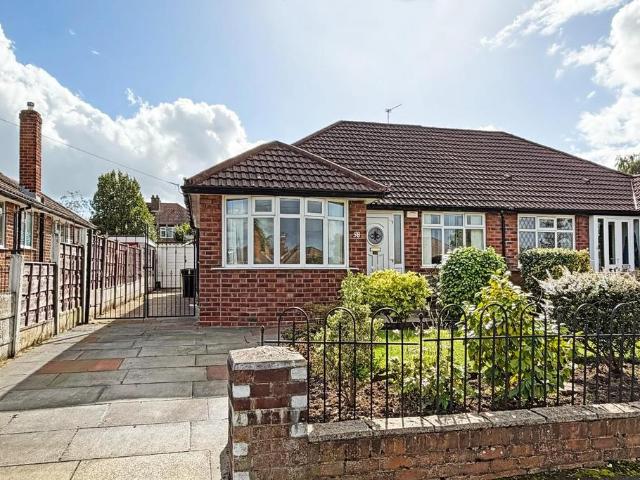 Bungalow for sale in Altrincham, Trafford