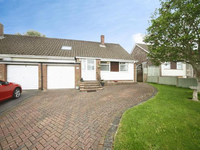 Bungalow for sale in Wadeford, Chard
