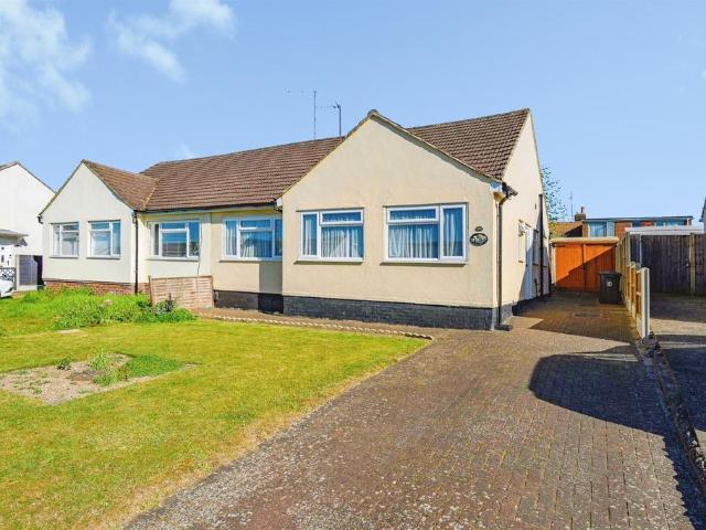 Bungalow for sale in Bramingham Park, Luton