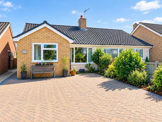 Bungalow for sale in Walton, Eastbridge